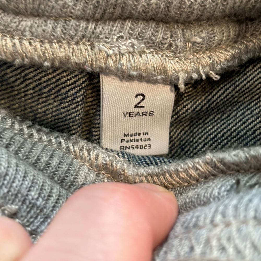 Gap Jeans - Picture 2 of 4